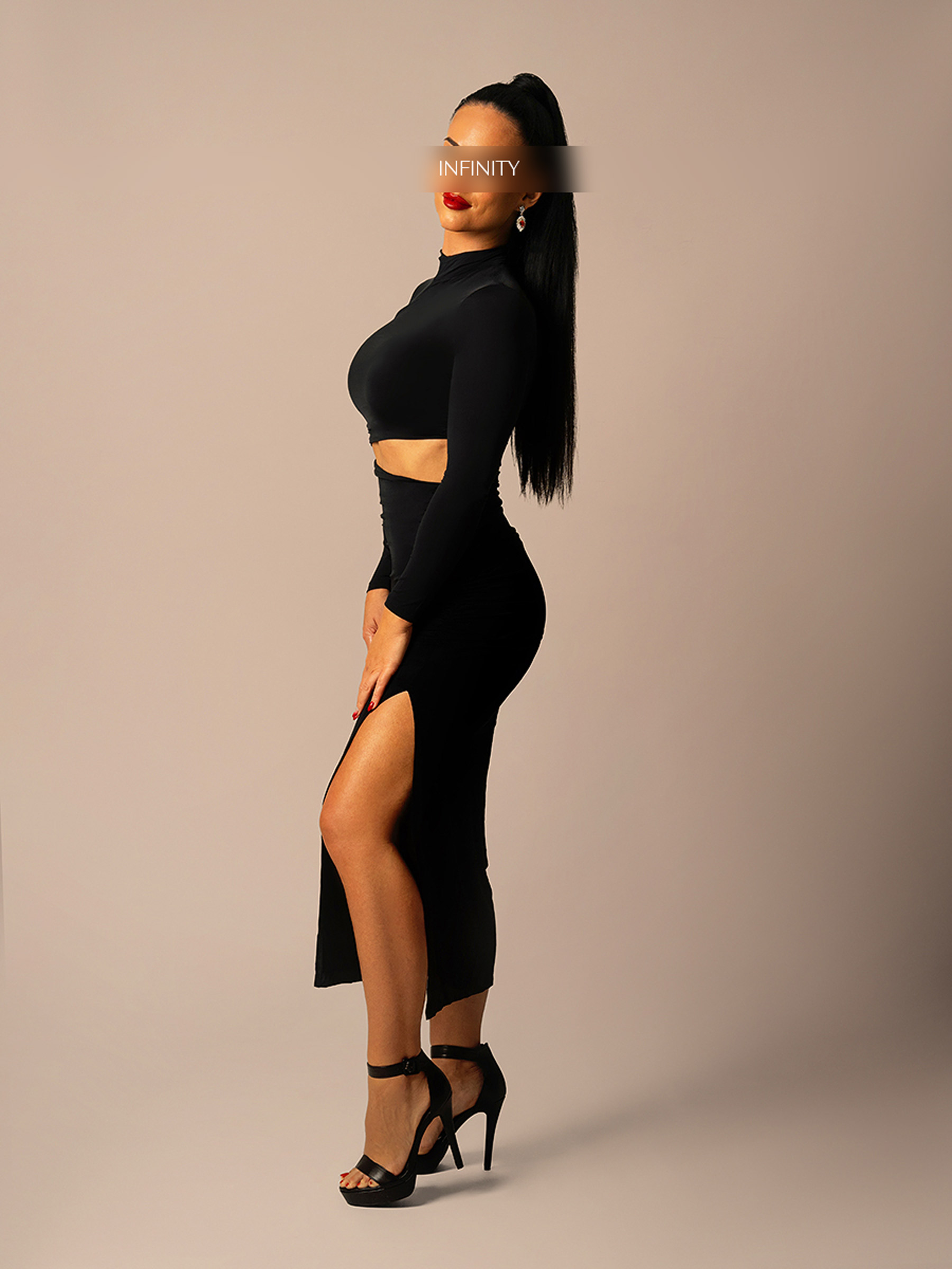High Class Escort Model Sahra Black Long Cut Out Dress Sandalettes
