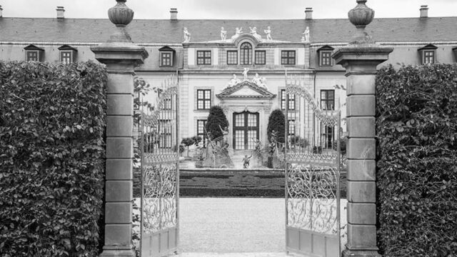 High Class Escort Service in der Stadt Hannover berühmtes Gebäude Hannover